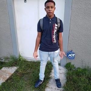 Meet your Posher, Deandre